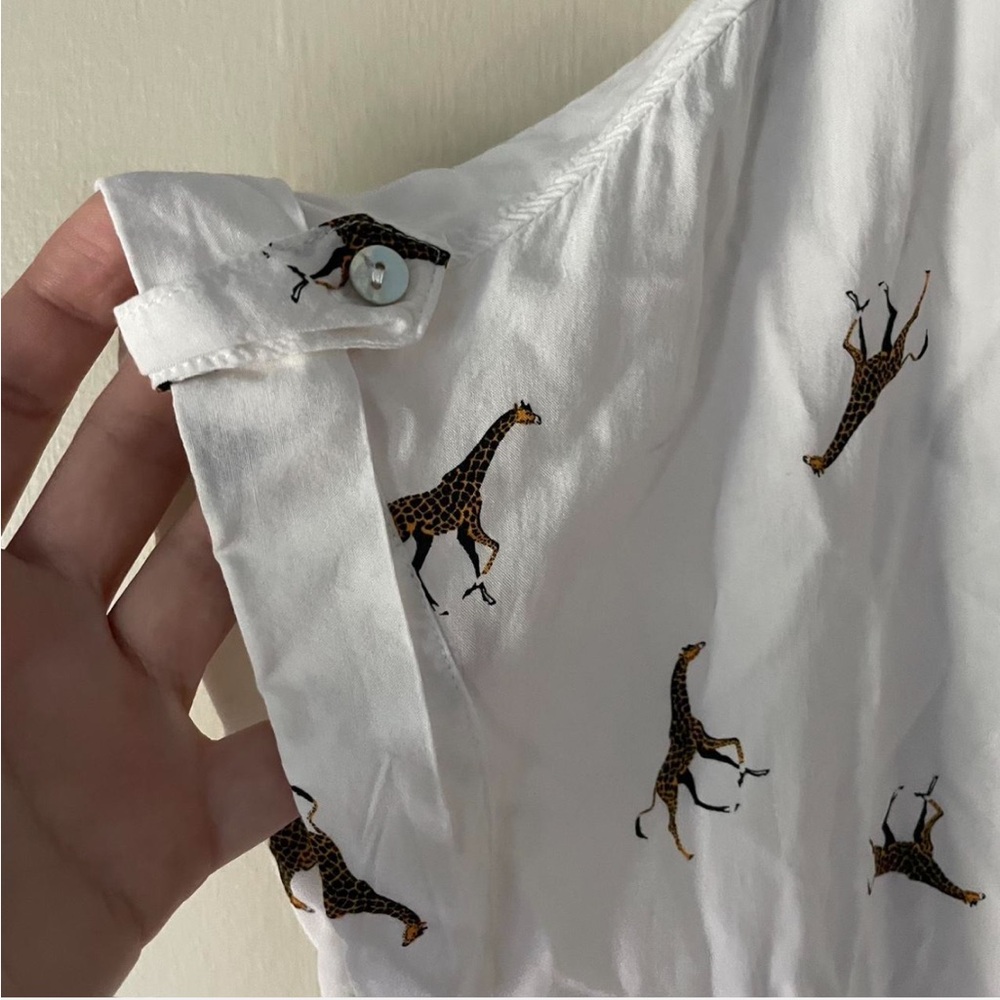 Jane and Delancey giraffe print shirt - Picture 2 of 5